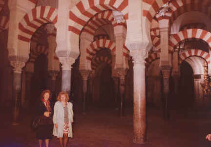002.cordoba.la moschea.jpg (131894 byte)