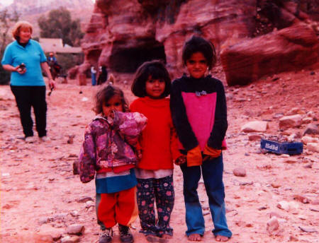 027.petra.abitanti.jpg (187493 byte)